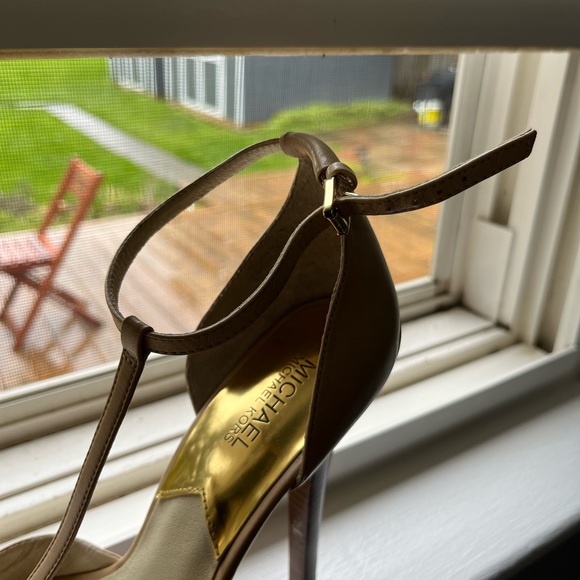 Beautiful Designer High Heels ✨ - Picture 3 of 5